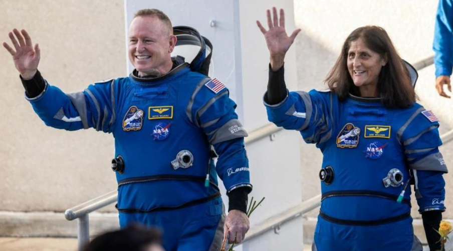 Nasa Astronauts Stuck in Space Boeing - NASA's Plan to Rescue Stranded Astronauts: Decision Expected by End of the Month